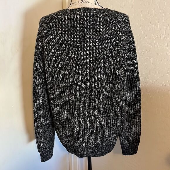 Express Black Gray Pullover Sweater Casual Comfy Minimalist Capsule Wardrobe - Picture 3 of 10
